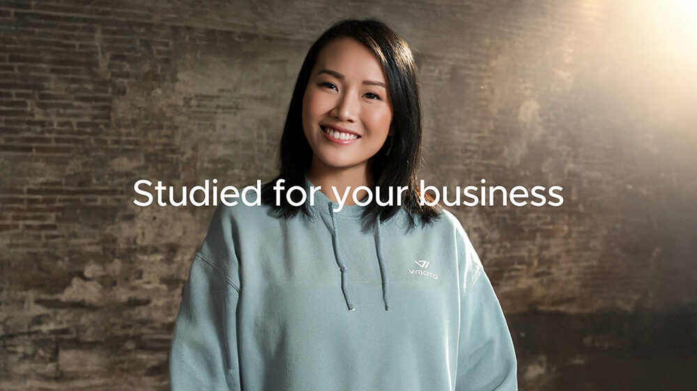 2 D slider b2b studi phone vmoto79 2